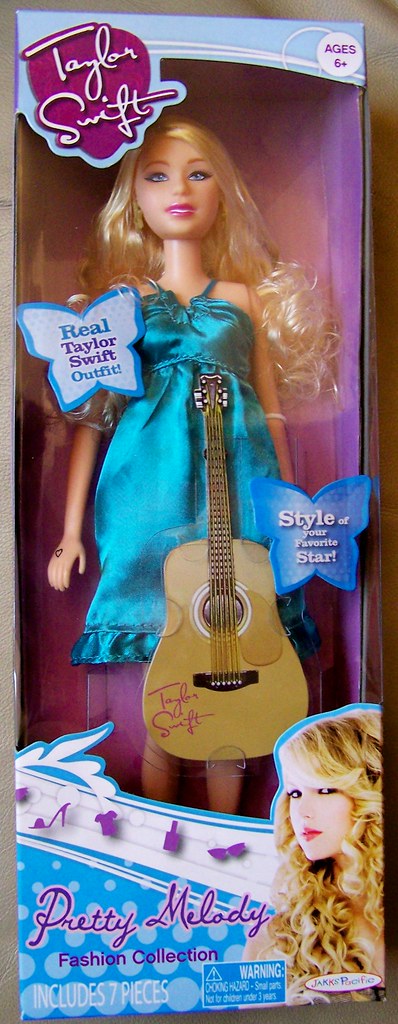 2010 TAYLOR SWIFT doll by Jakks Pacific Inc., Country Music Memorabilia